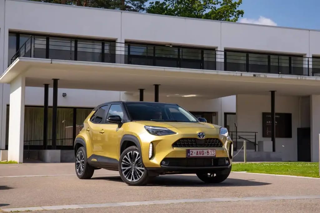 toyota yaris cross hybrid 3.webp