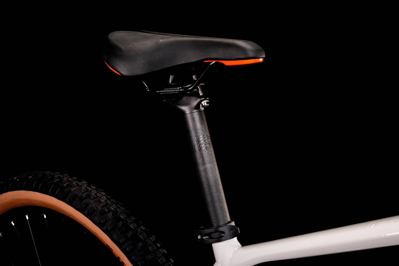 Cube Reaction Hybrid Pro 500 selle