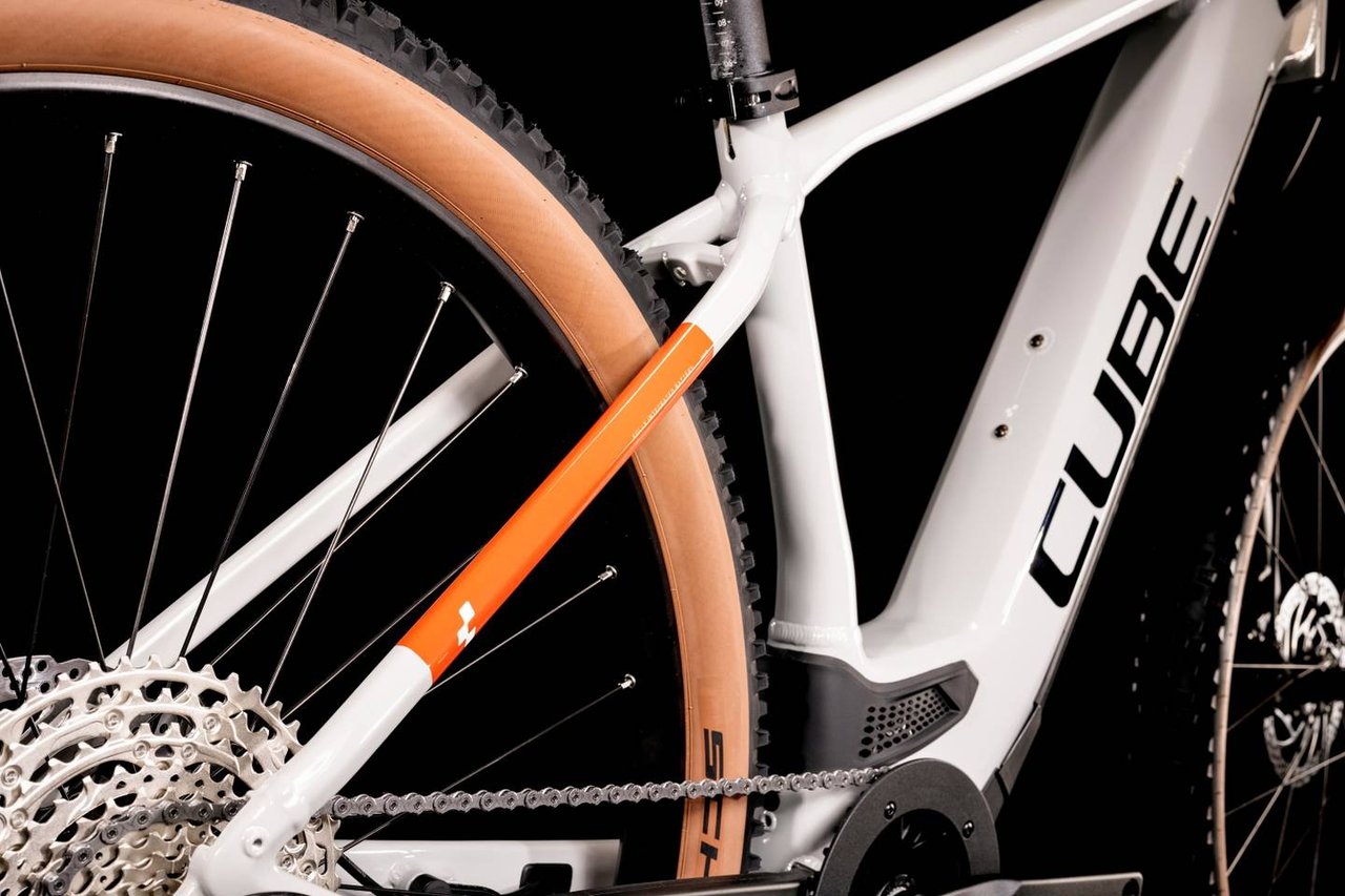 https www.cube .euen2022e bikesmountainbikehardtailreaction hybridcube reaction hybrid pro 625 batterie