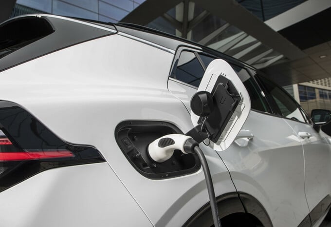 kia sportage plug in hybrid 6