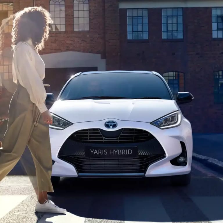 toyota yaris hybrid 1.webp