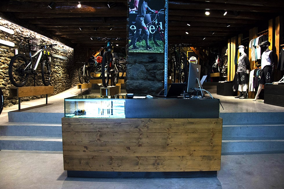 commencal showroom