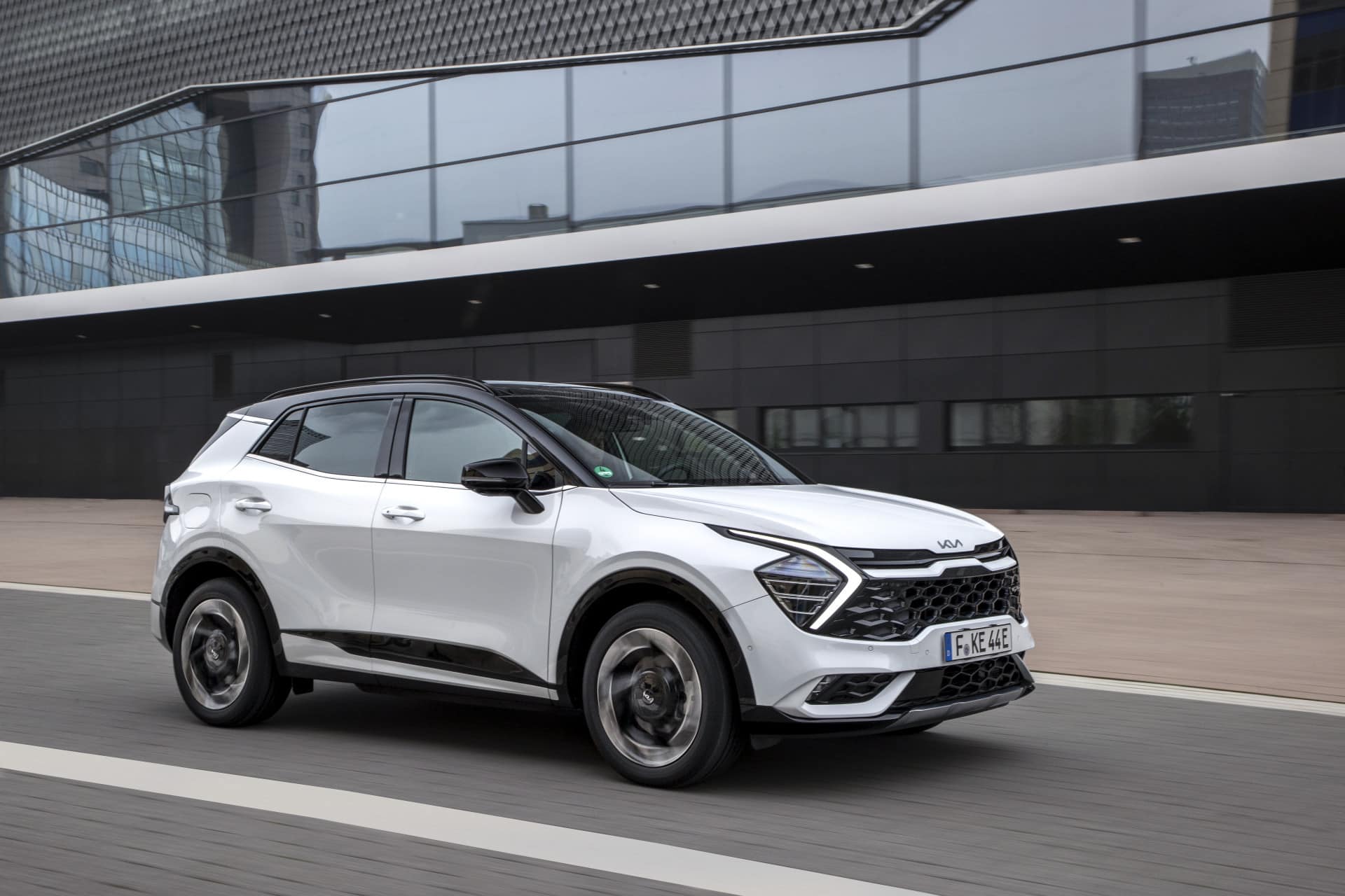 kia sportage plug in hybrid 5